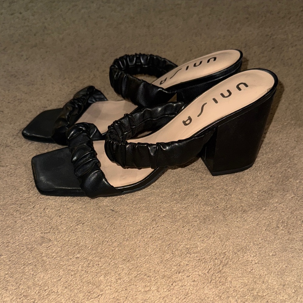 Unisa Black Ruched Heeled Sandals
